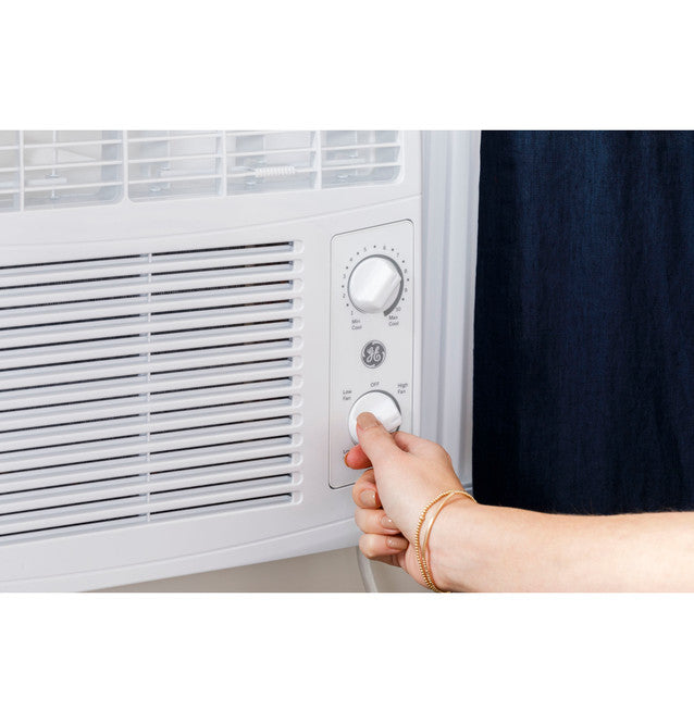 G.E. 5,000 BTU Mechanical Window Air Conditioner for Small Rooms up to 150 sq ft. (AHV05LZ)